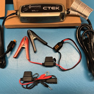 12V BATTERY CHARGER, CTEK